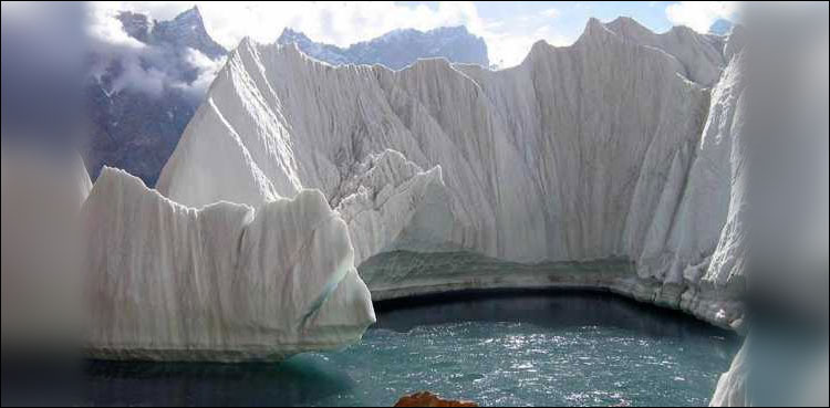 Overflowing glacial water in Hunza damages Karakoram Highway: officials