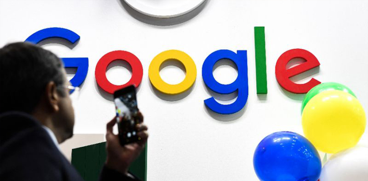 Google mulls licensing deals with news media