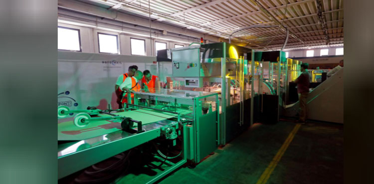 Italy's packing robots are not just cardboard cutouts