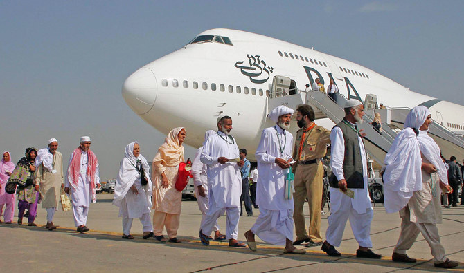 First Hajj flight carrying 150 pilgrims takes off from Quetta