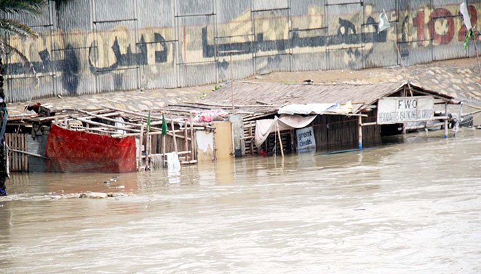 Overflowing in Lath Dam adds to Karachiities's woes