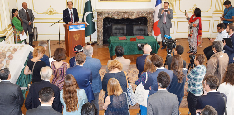 France hands over smuggled artefacts from Balochistan to Pakistan