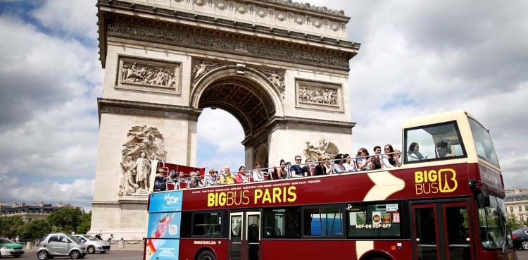 Paris says tourist buses no longer welcome in city centre