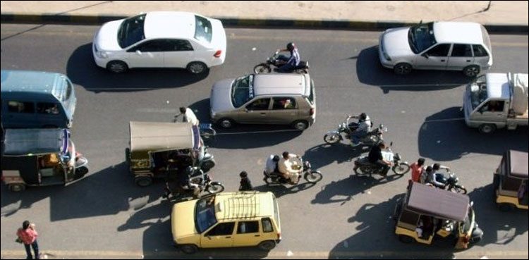 Drive against wrong-way drivers initiated in Karachi