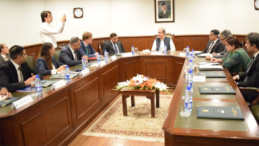 FM Qureshi discusses Kashmir situation with UK parliamentary delegation