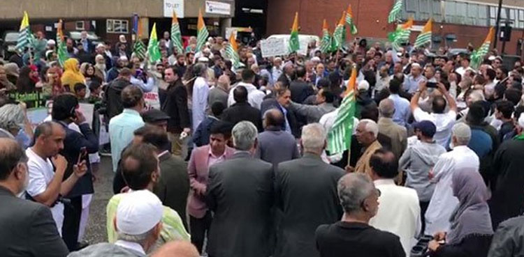 Thousands protest outside Indian Consulate in Birmingham against India’s anti-Kashmir move