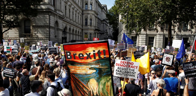 Thousands protest PM Johnson's move to suspend parliament