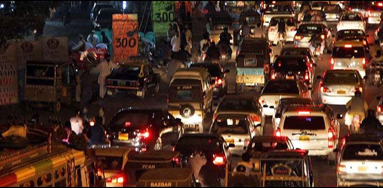 Massive traffic jam on major roads after rainfall hits Karachi