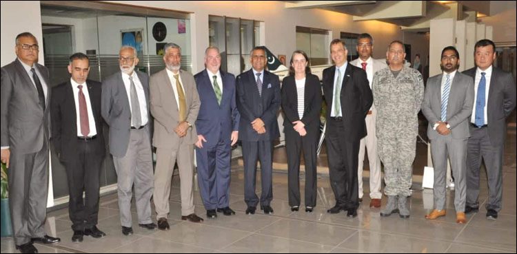 US Consul General visits PIA Head Office in Karachi