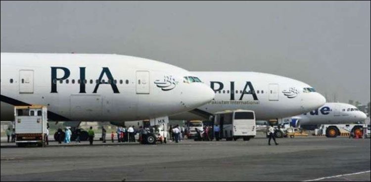 Downpour disrupts flight schedule at Karachi airport