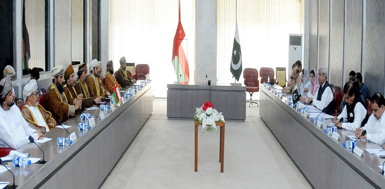 Oman assures to highlight Indian Occupation of Kashmir at GCC