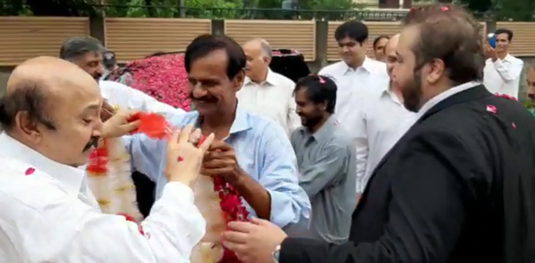 PTI leader Sibtain Khan released on bail complying LHC orders