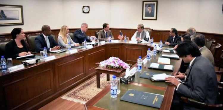 FM Qureshi urges US Congressmen for active American role in IoK conflict resolution