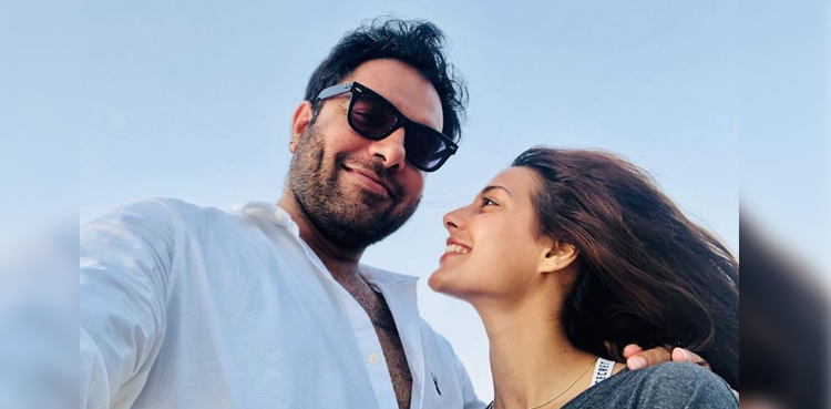 Iqra Aziz and Yasir Hussain share holiday snap from Miami