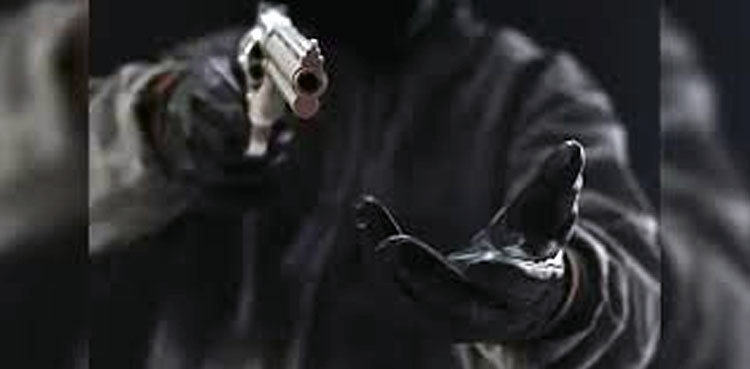 'Unemployed' robbers loot nothing as police probe mysterious dacoity bid in Karachi