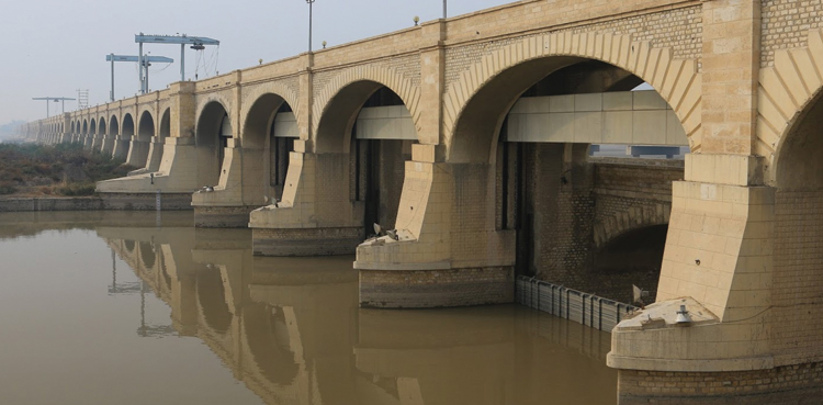 Sukkur Barrage closes for 15 days’ cleaning, renovation work