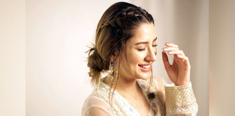 Mehwish Hayat shares an adorable childhood photo