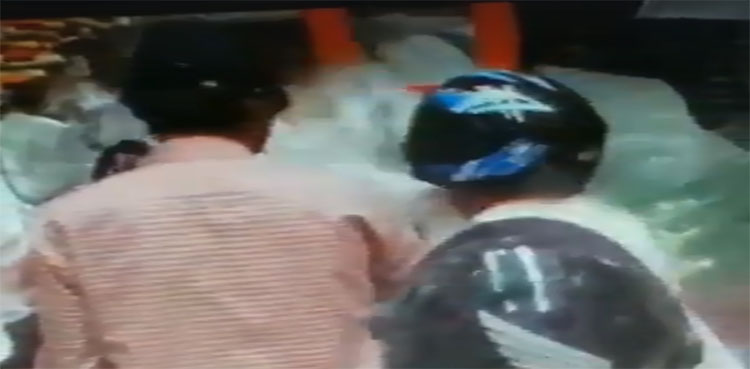 Culprits accused of slapping woman during Karachi robbery bid arrested