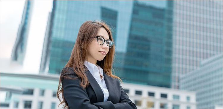 Women barred from wearing glasses at work