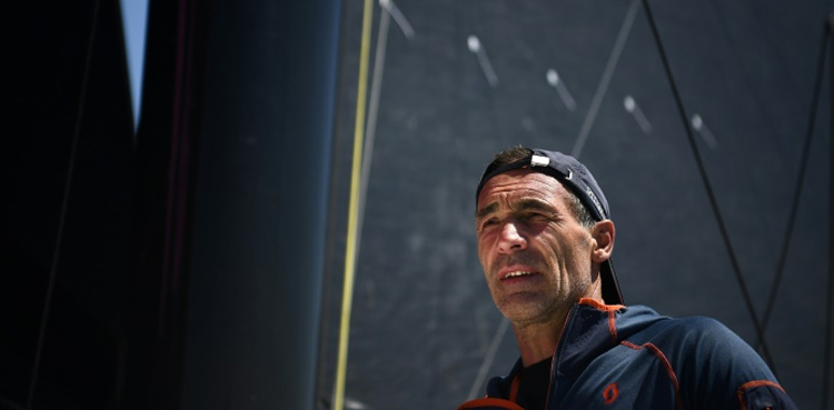 Adventurers cross Arctic Ocean on skis despite thinning ice