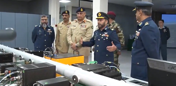 COAS Bajwa visits Pakistan Aeronautical Complex in Kamra: ISPR