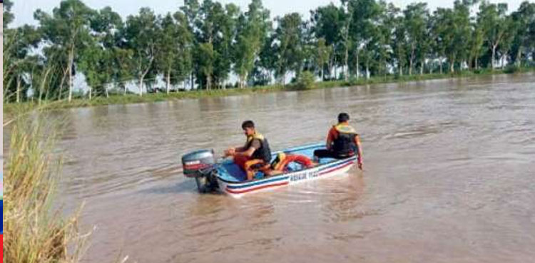 Six people feared dead as car plunges into canal in Mianwali