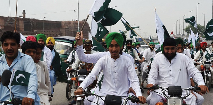Peshawar exempts Sikh motorbike riders from wearing helmet