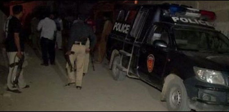 Citizens apprehend, torture two dacoits in Karachi