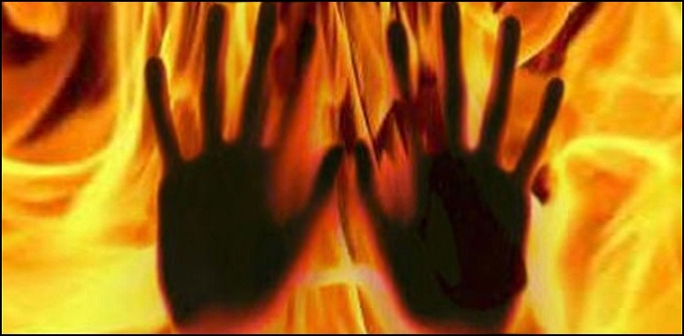 Three of a family perish in Thatta house fire