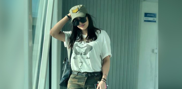 Mehwish Hayat disgusted at dismal condition of Karachi airport's toilets