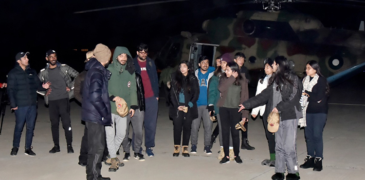 Army rescues 22 stranded students in snow-hit Gilgit-Baltistan