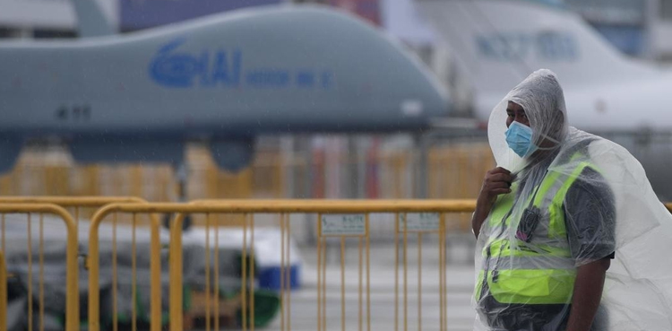 Coronavirus clips wings of Asia's biggest air show