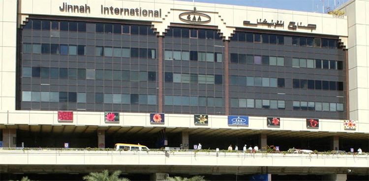 Passengers willing to travel to UAE rushing Karachi airport