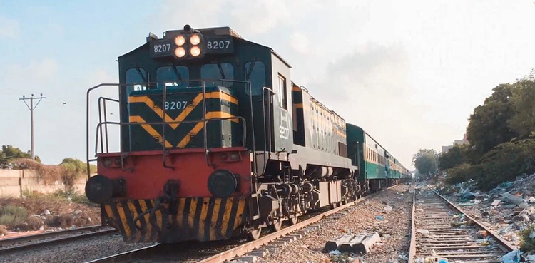 Coronavirus: Sindh minister demands Sheikh Rasheed to shut train service