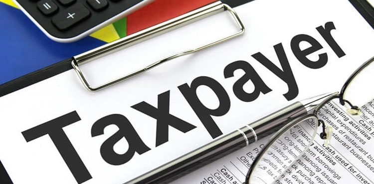 Finance advisor, FBR mull tax reforms using Nadra data