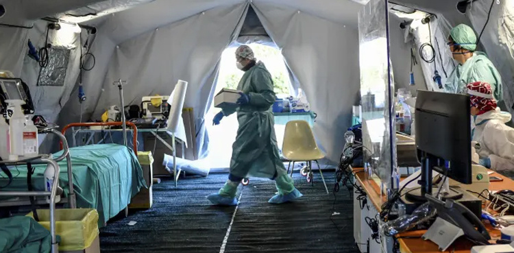 Coronavirus patient who fled Sukkur quarantine found, detained in KP