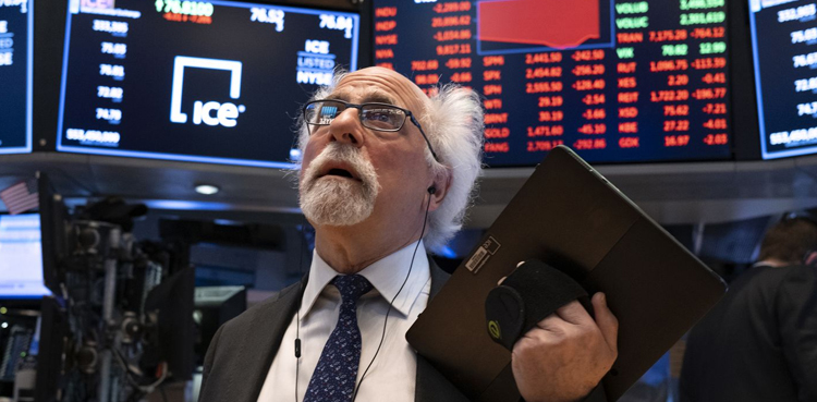 Omicron dents euro zone's economic rebound; inflation at record high