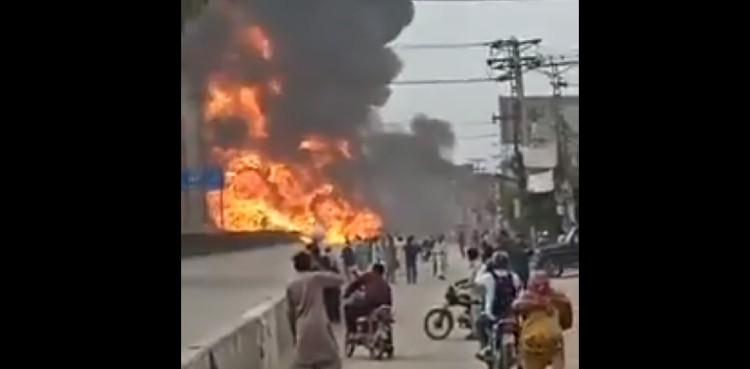 LPG tanker topples in Lahore, rescue, relief efforts underway amidst blazing inferno