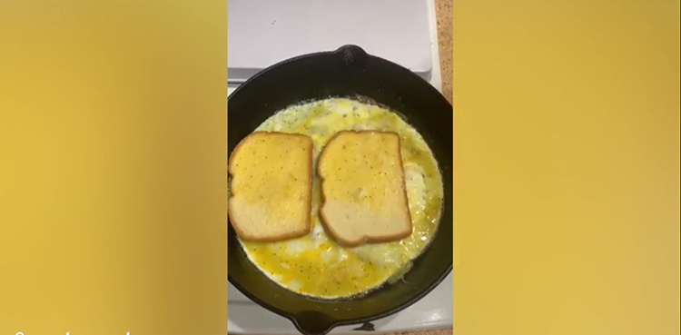 Woman shares recipe to make egg sandwich in one go