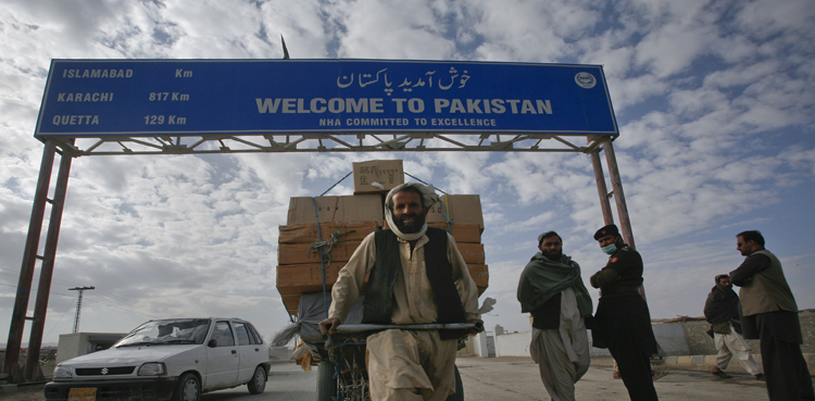 Govt to seal Pakistan's border with Iran, Afghanistan over virus fears