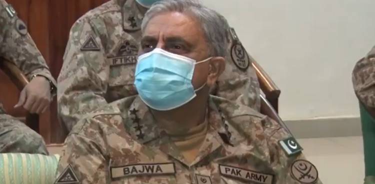 COAS Bajwa visits forward troops along LoC: ISPR