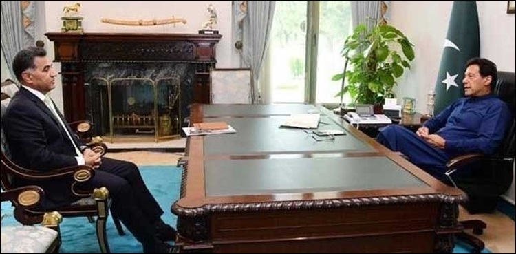 DG ISI calls on PM Imran Khan