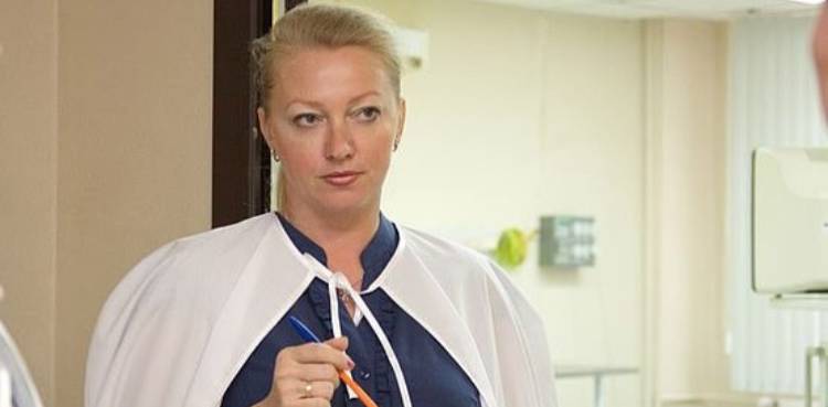 Female doctor complaining PPE shortage falls out of hospital window