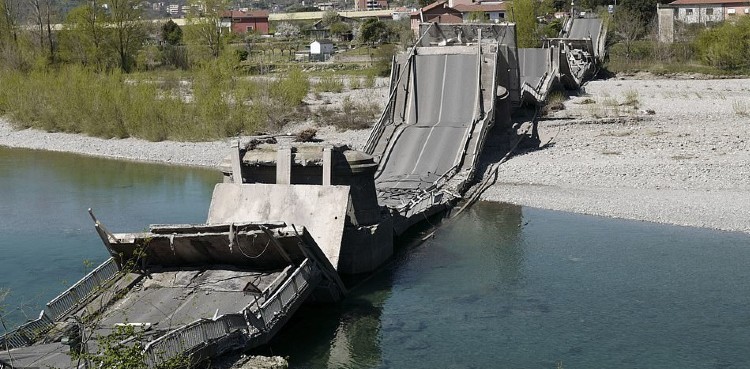 Large bridge collapses in Italy, No loss of life due to scarce traffic owed to coronavirus