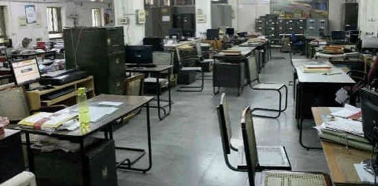 Sindh govt extends closure of its offices till April 30