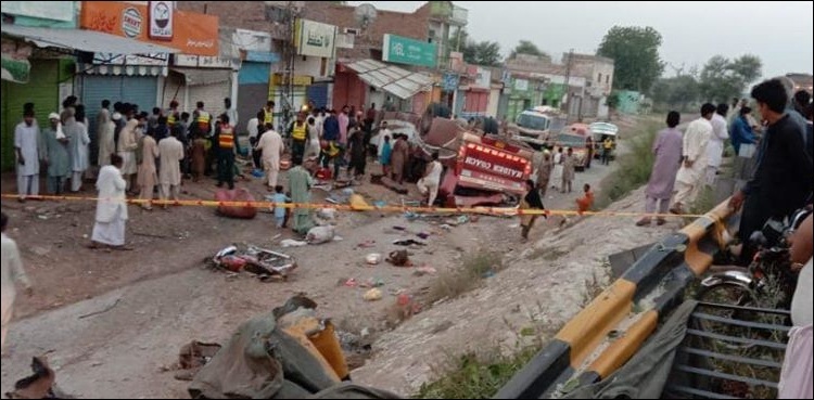 Six dead, 30 injured in bus accident in Khanewal