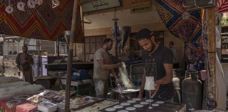 Coronavirus pandemic turns renowned soccer player into a street vendor