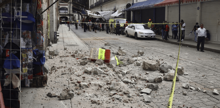 Powerful quake strikes Mexico, at least five dead