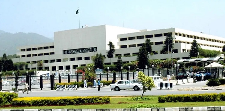 Khursheed Shah, Shehbaz Sharif meet, discuss joint sitting of Parliament