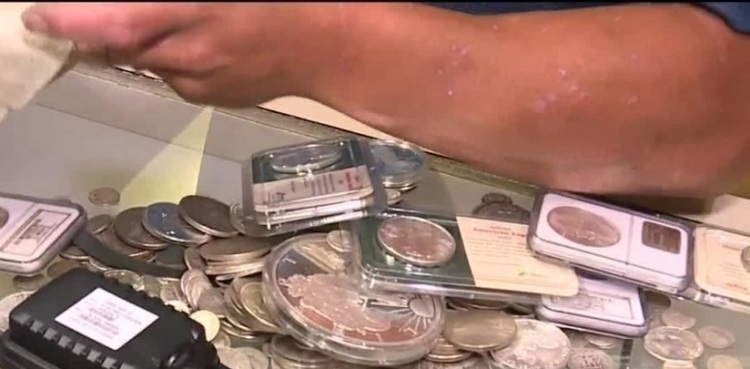 Michigan jeweler buries store's inventory for state wide ‘treasure hunt’